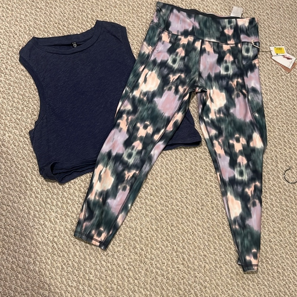 - Jessica Simpson slimtek & blue cotton on tank